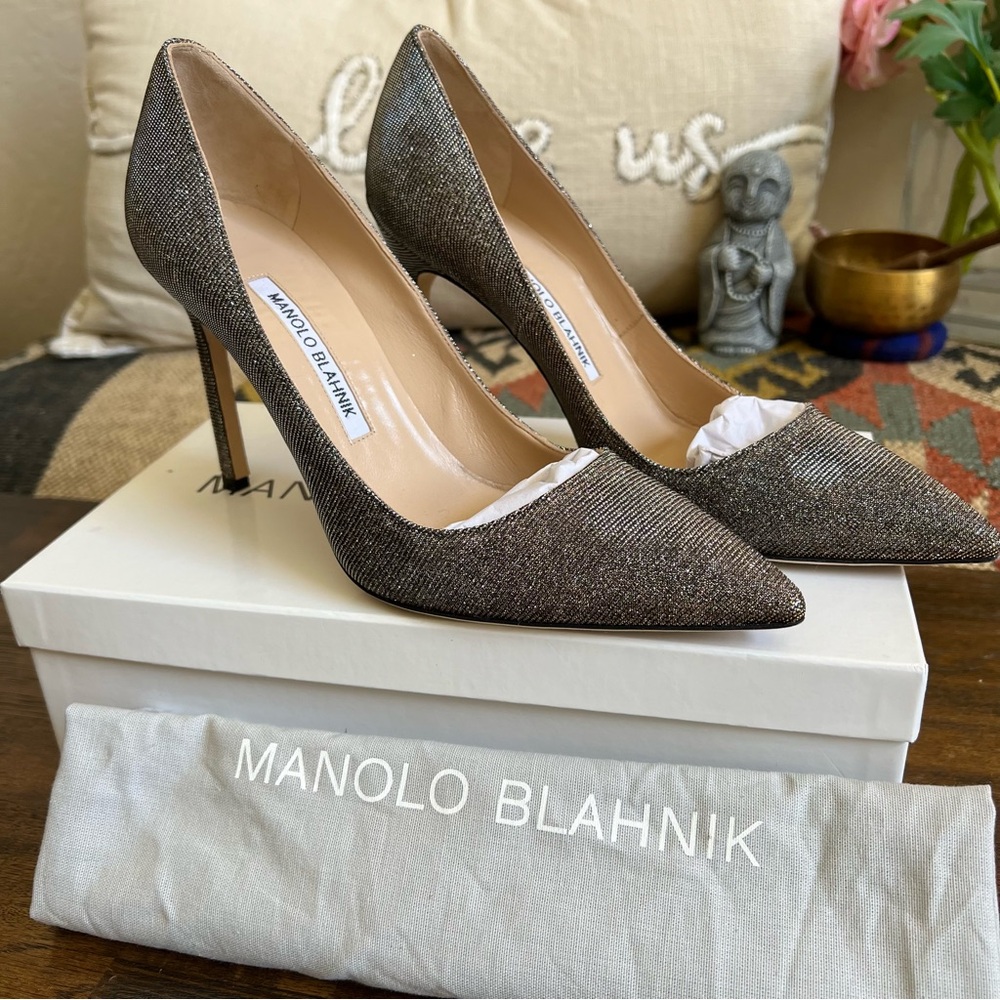 Manolo Blahnik ‘Nott Gold’ Bronze Shimmer Fabric Heels EU37.5 $995 Used Twice!